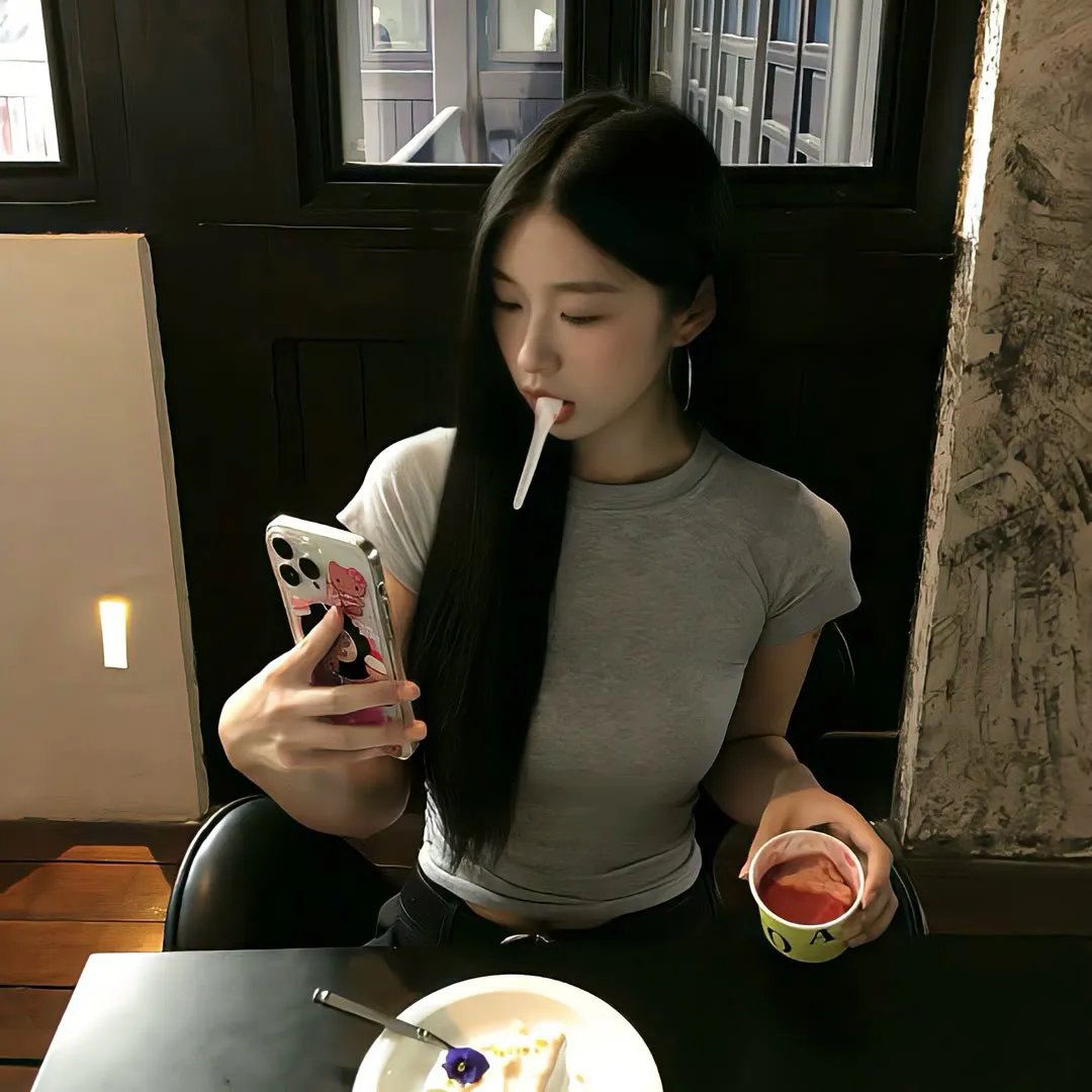 黑夜里的眼睛